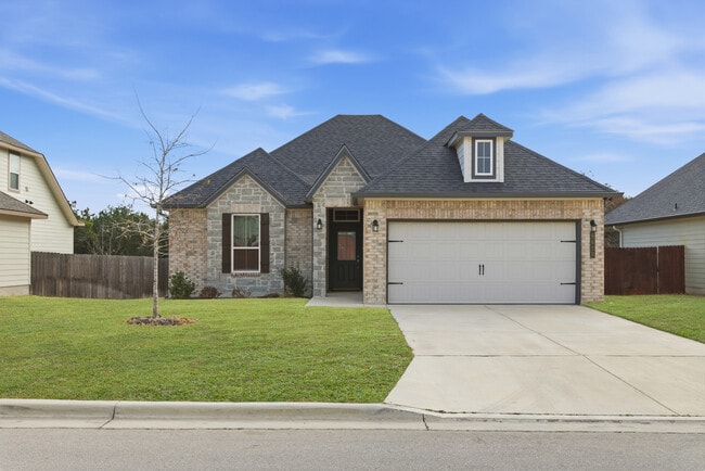 Building Photo - 5613 St Charles Dr