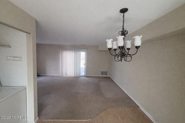 Photo - 16 Pin Oak Ln