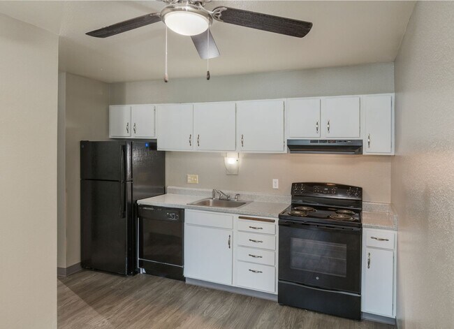 Photo - Mason Manor Apartments