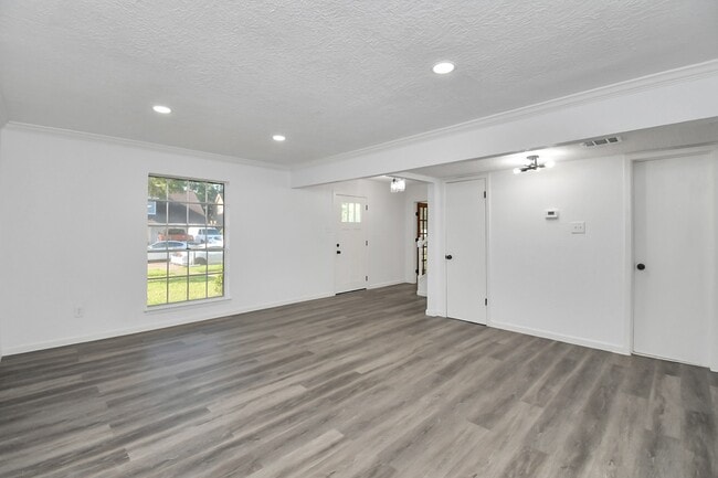 Photo - 7022 Castleview Ln