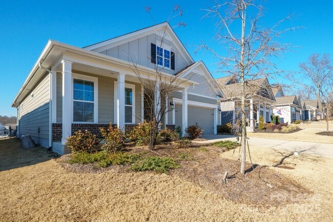 Photo - 758 Latrobe Dr House