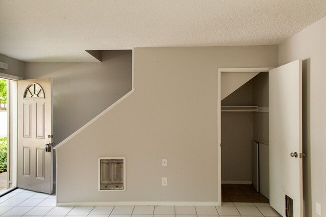 Photo - 1133 Laurel Ln Unit 1