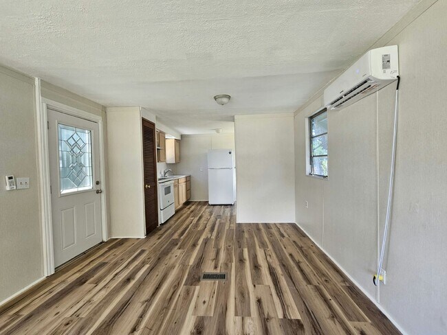 Photo - 4360 Hitzing Ave