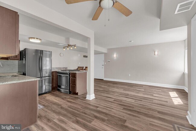Photo - 5107 Crossfield Ct