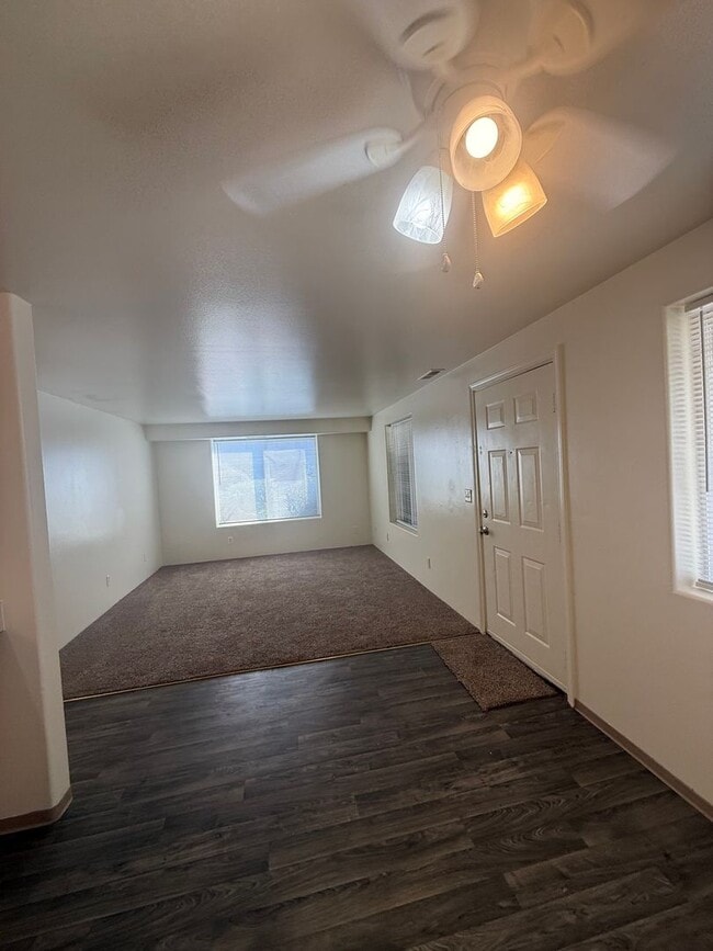 Building Photo - 756 N Riverside Ave Unit #4