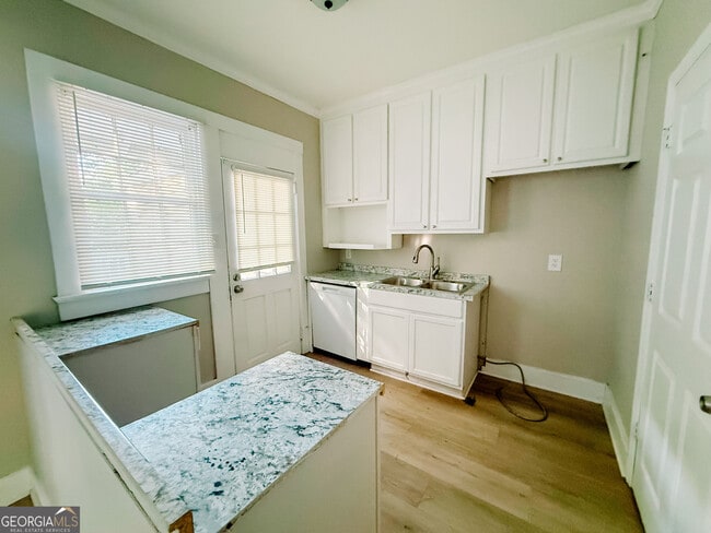 Photo - 967 Glenridge Dr