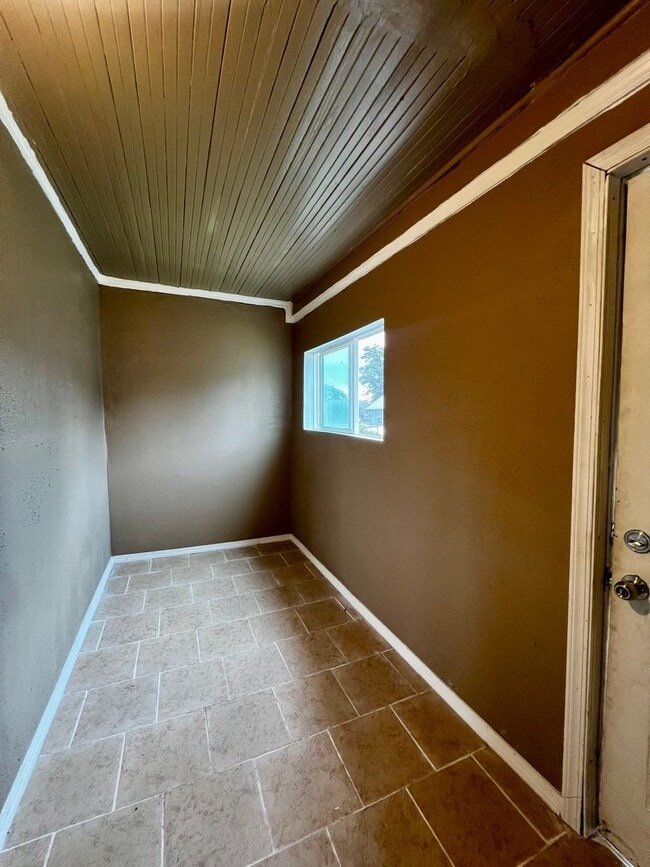 614 N 4th Ave Unit 614 1/2