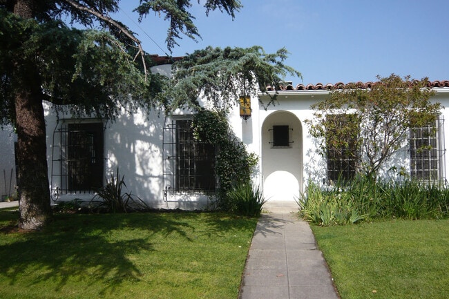 Street view - 465 N Alta Vista Blvd Apartment Unit 465 N. Alta Vista Blvd.