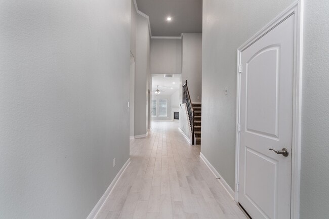 Photo - 204 Upland Dr
