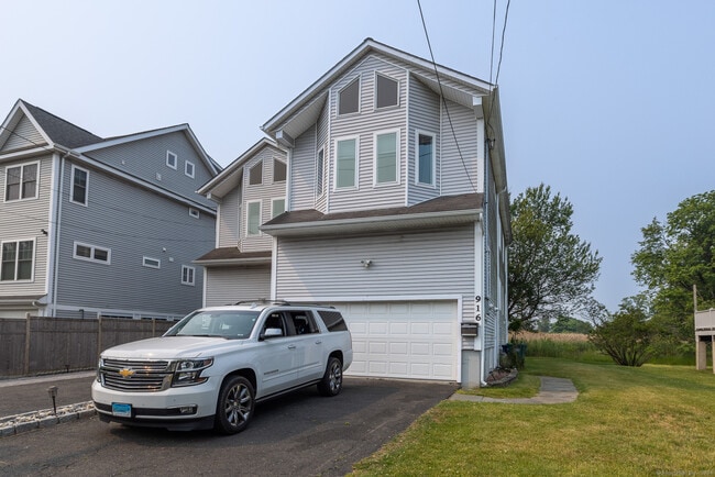 Building Photo - 916 Reef Rd