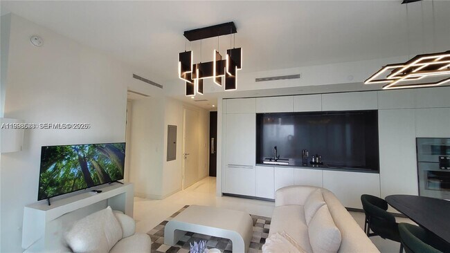 Building Photo - 300 Biscayne Blvd Way Unit 2908