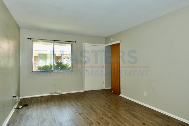 Photo - 5765 Steffens Ave Unit B