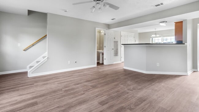 Photo - 3130 George Buchanan