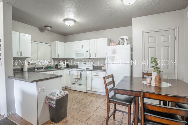 Photo - 859 E 620 N St