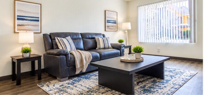 Siegel Suites Twain IV