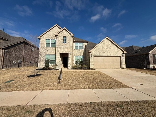 Building Photo - Room for Family and Friends!