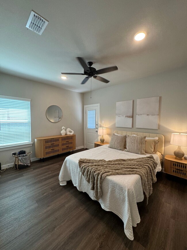 Photo - 1127 Eloise Dr Unit 817