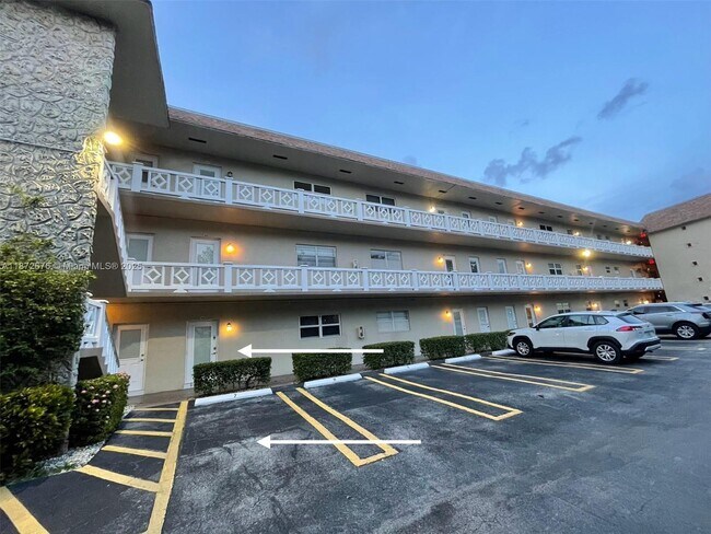 Photo - 5103 NW 35th St Unit 402