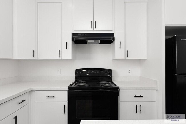 Photo - 405 Lion's Villa Ave