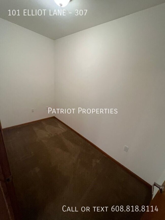 Photo - 2 BEDROOM/2.5 BATH + SMALL DEN Unidad 307