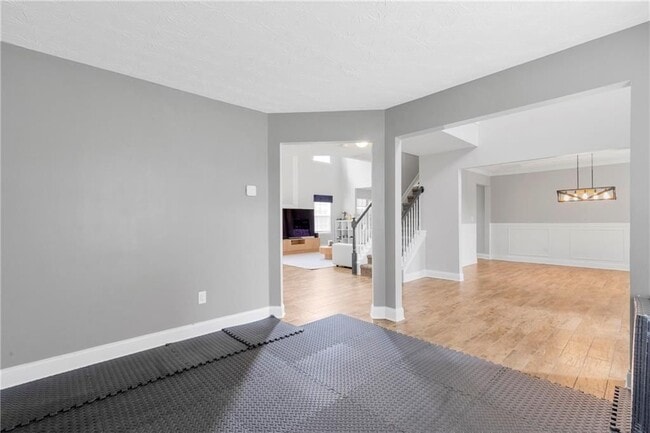 Photo - 709 Roxholly Ln NE
