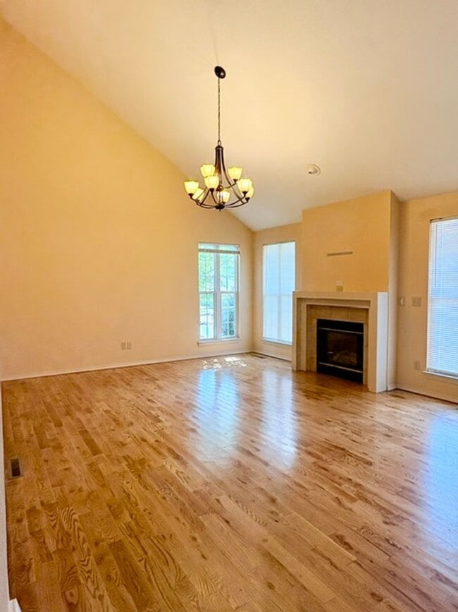 Photo - 3322 S Lakeside Ave