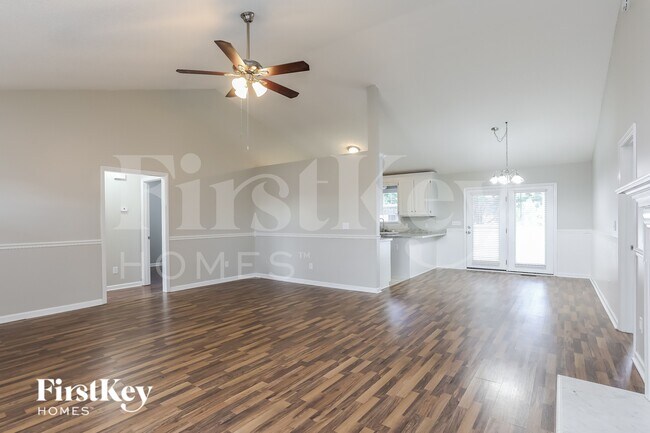 Photo - 132 Mary Ln