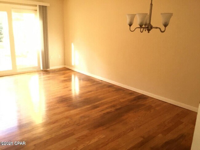 Photo - 1025 W 19th St