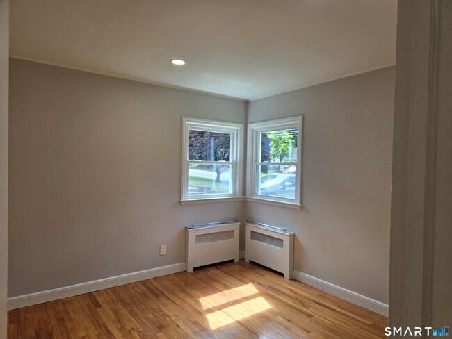 Photo - 73 Crestwood Dr