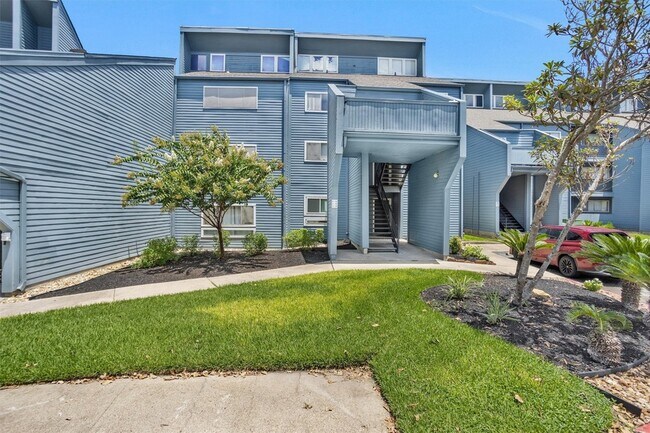Photo - 12500 Melville Dr Unit 331C