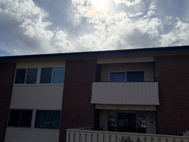 Photo - "Spacious 2BR/2BA Condo in North Boulder –... Unidad 206