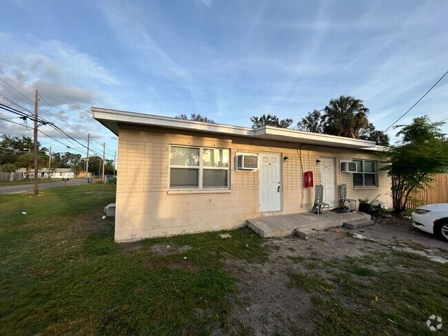 Building Photo - 2925 N 46th St Unit A Rental