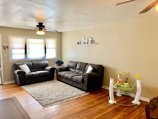 Photo - Cute Three Bedroom - Available for Fall 20...