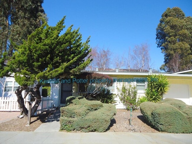 Building Photo - 302/303 Unit 302 Oregon