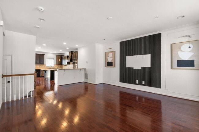 Photo - 8020 Ravenclaw Rd