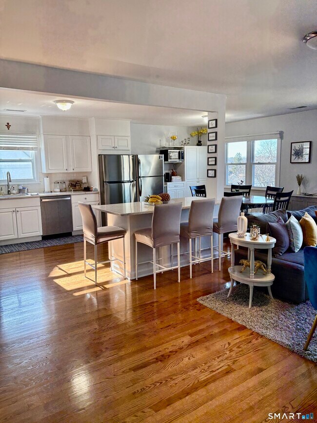 Photo - 27 High St Unit B