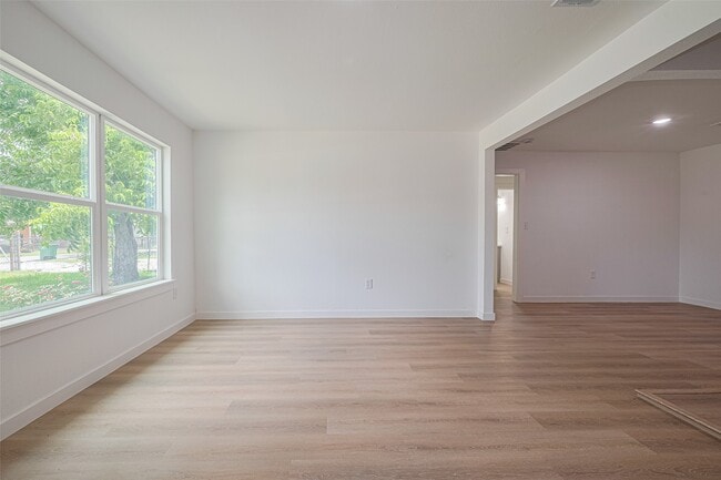 Photo - 606 Cresline St