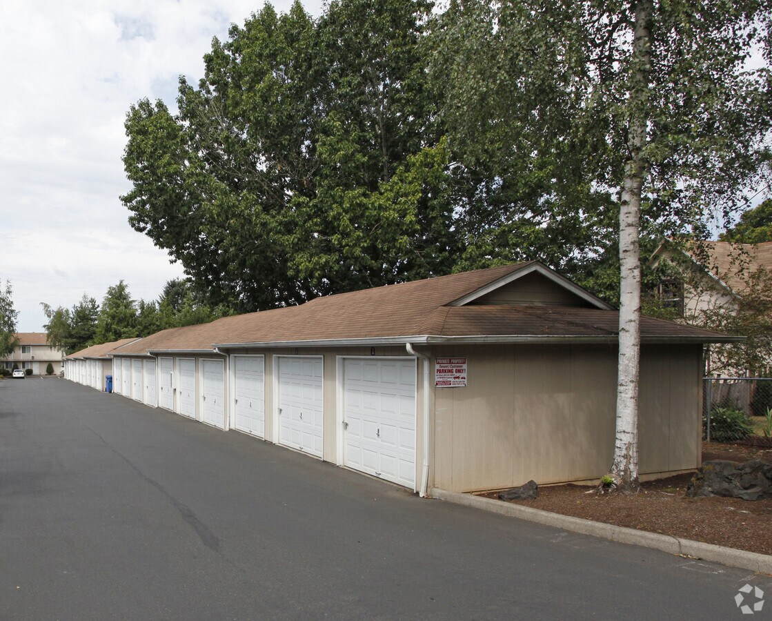 Starr Center Townhomes - Starr Center Townhomes