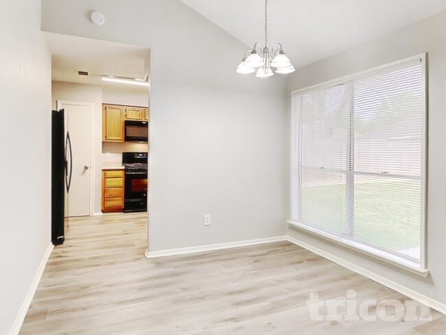 Photo - 7822 Breda Dr