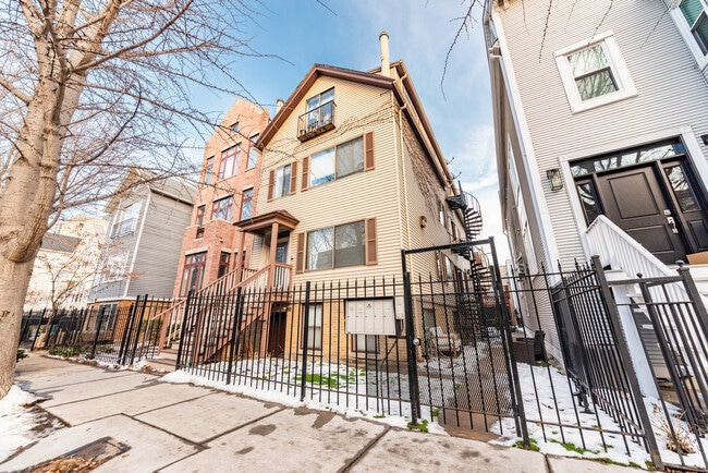 Building Photo - 2643 N Southport Ave Unit E