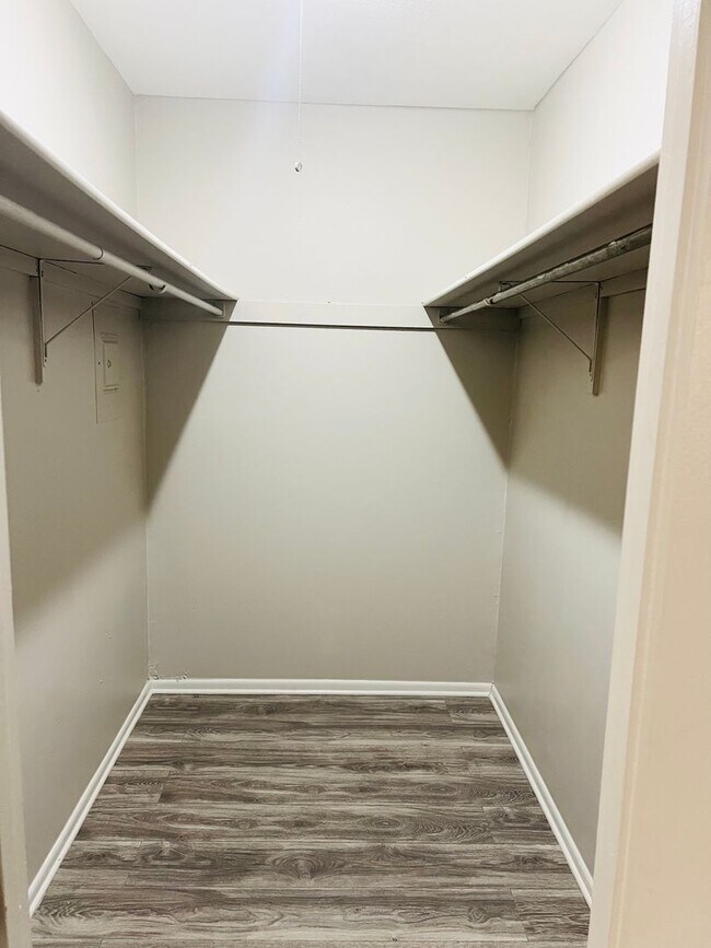 Pied Piper Apartments (Studio/1 Bath)