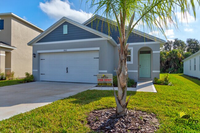 Photo - 982 Commons Way