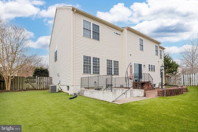 Photo - 6239 Willowfield Way