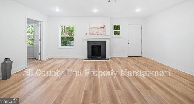 Photo - 2000 Cascade Rd