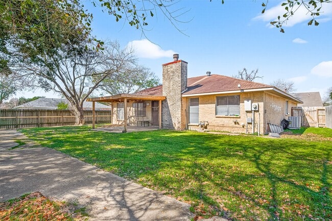 Photo - 927 Comstock Springs Dr