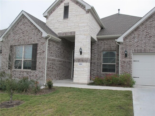 Building Photo - 635 Spinnaker Loop