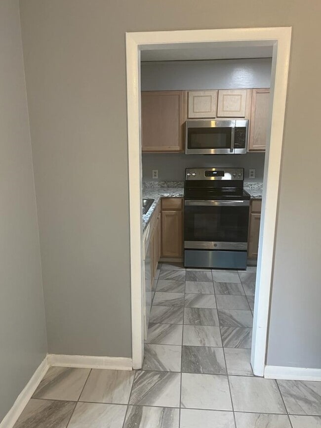 Photo - 738 Hedgelawn Way