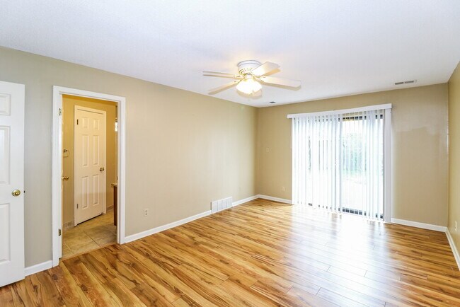 Photo - 1611 Oaken Bucket Dr