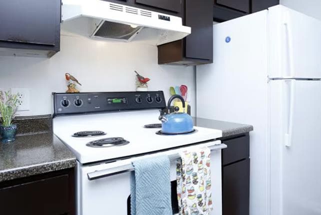 Kitchen 3.jpg - Southpark Village