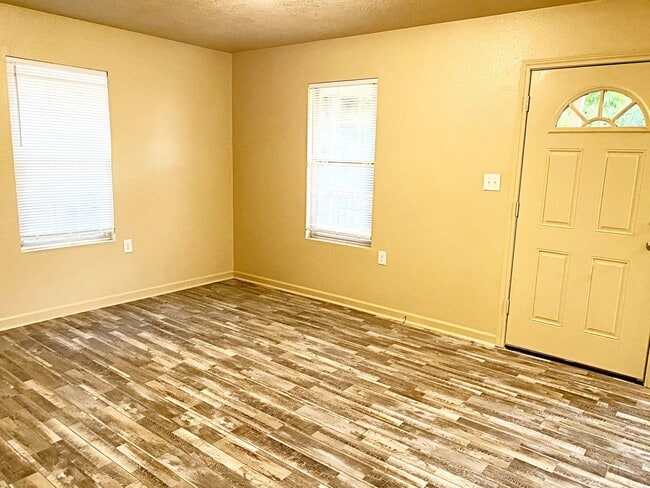 Photo - 1750 10th St